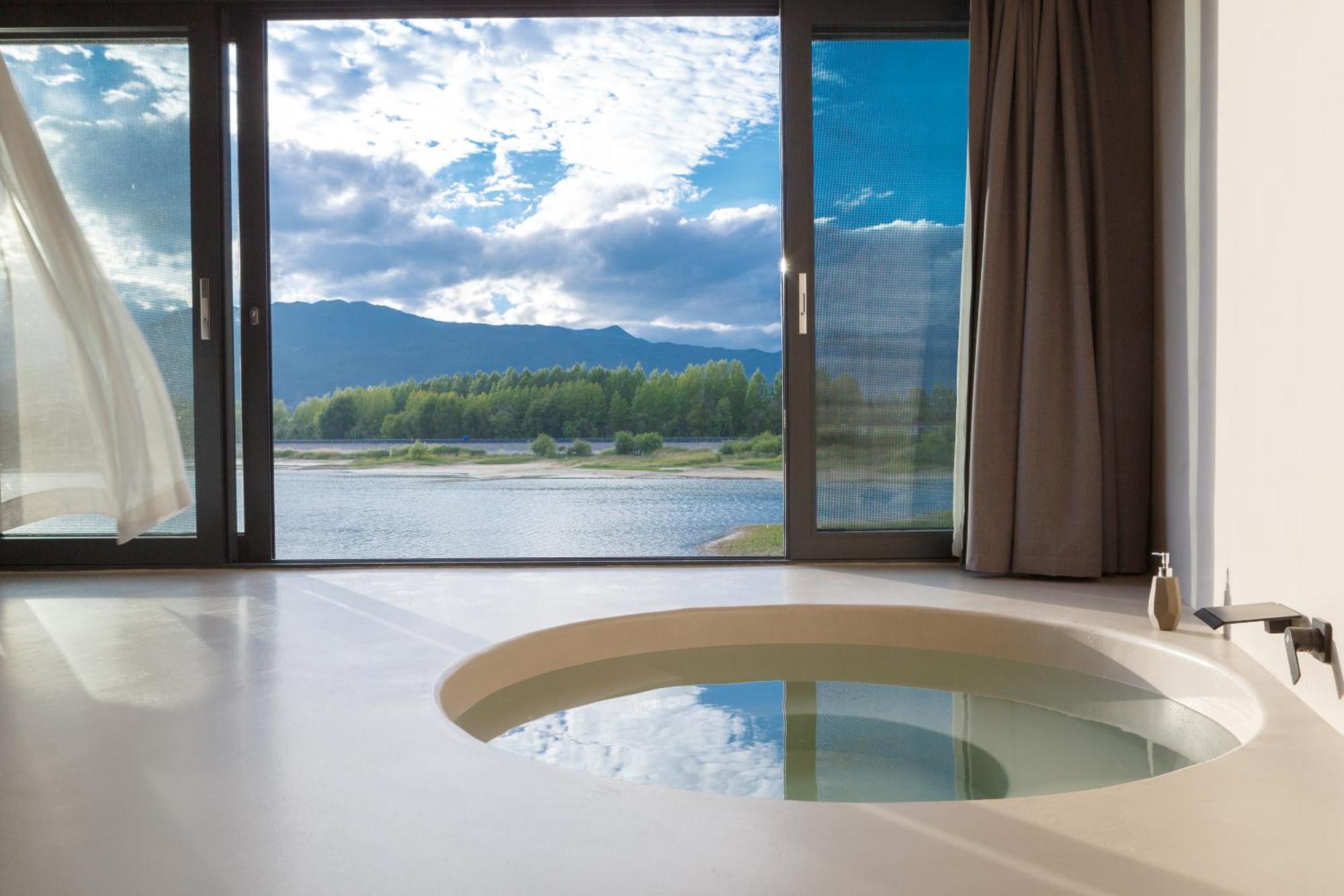 Half Pond White House Hotel Lijiang  Luaran gambar